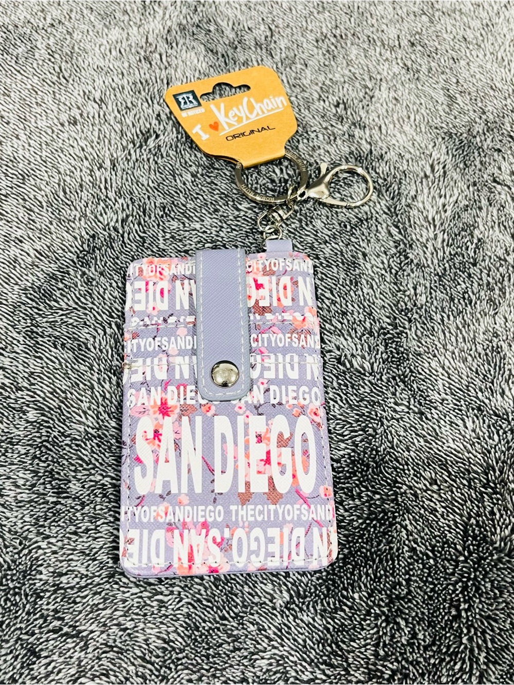 Nwt❗️Robin Ruth San Diego Card Holder Keychain light purple